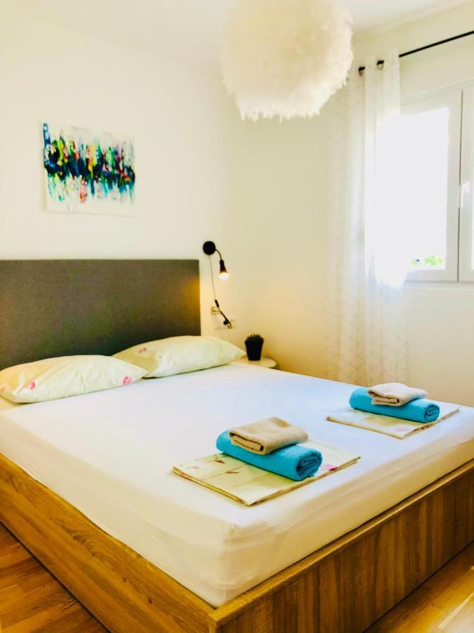 Villa Dani Sea & Pool Apartments Trogir Exterior foto